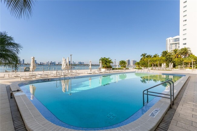 Building Photo - 1000 West Ave