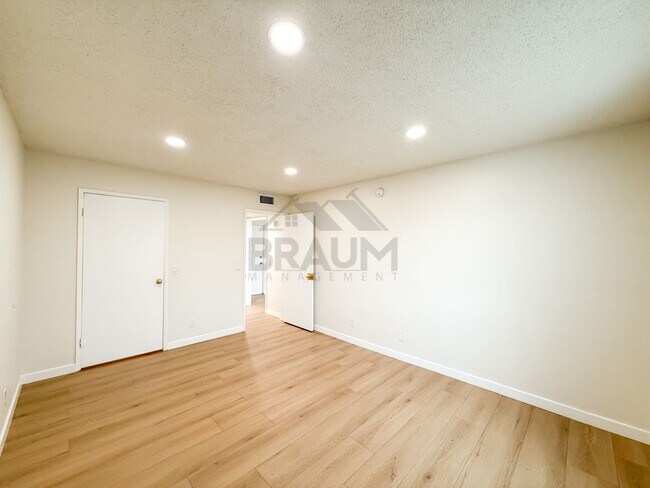 Building Photo - 13347 Victory Blvd