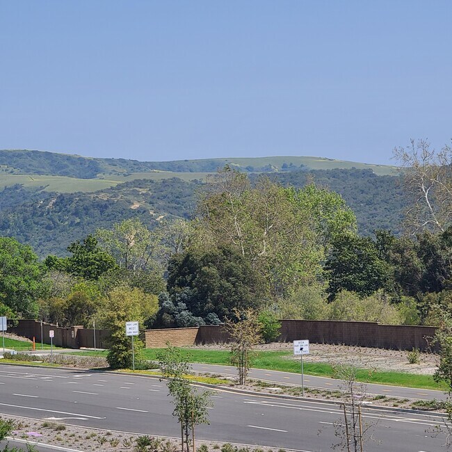 Building Photo - 1200 Lasso Way