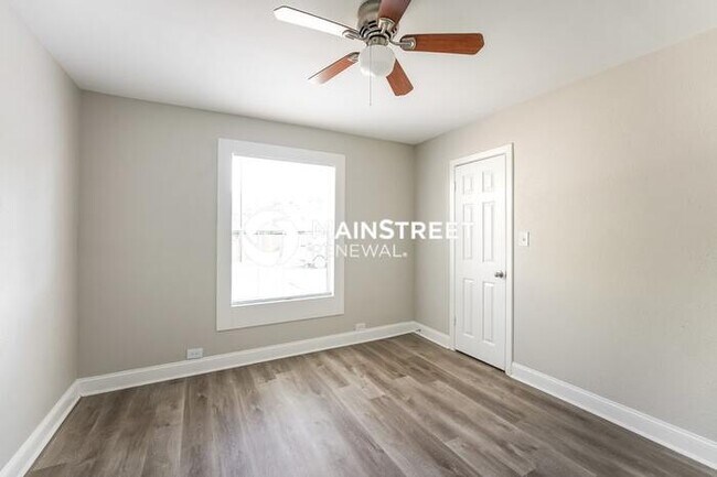 Building Photo - 3 Bedroom Pet-Friendly Home in CRANDALL, TX with Main Street Renewal
