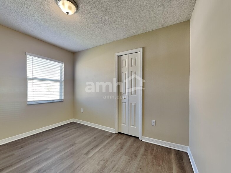 Building Photo - 300 Miami Pl