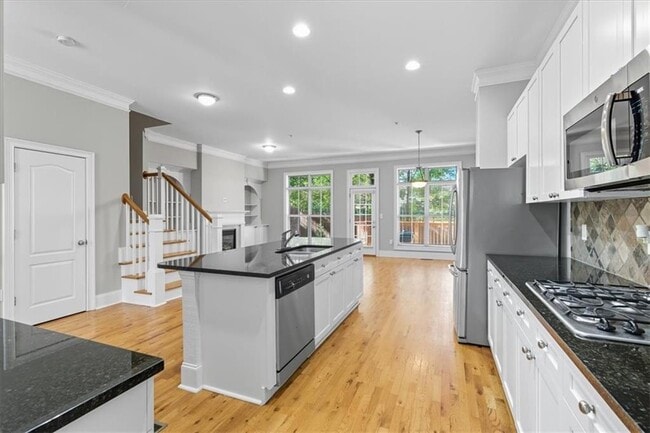 Building Photo - 1664 Mosaic Way