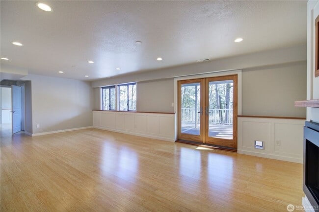 Building Photo - 3bd/2.5ba Bellevue House