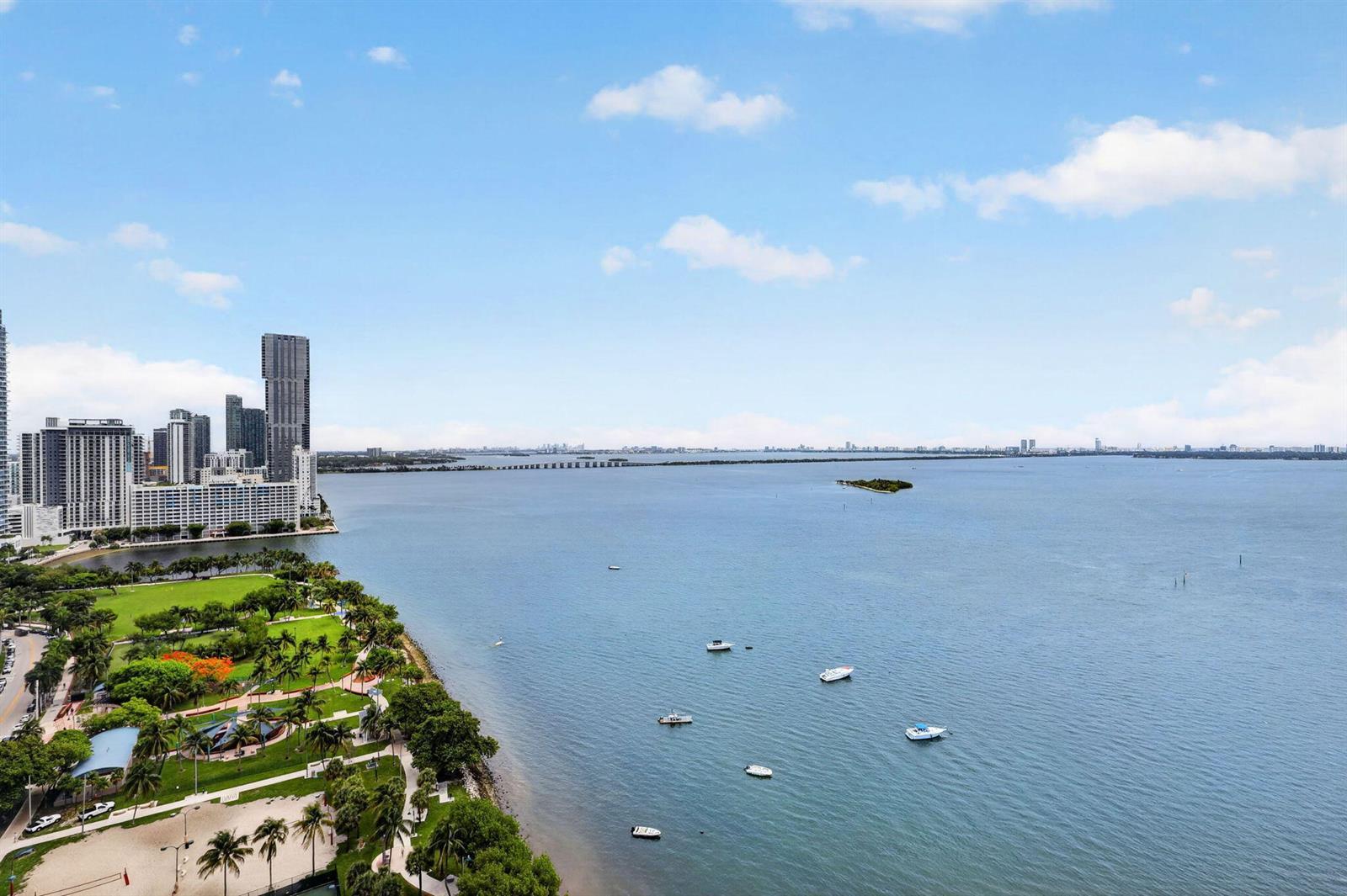 Building Photo - 1717 N Bayshore Dr