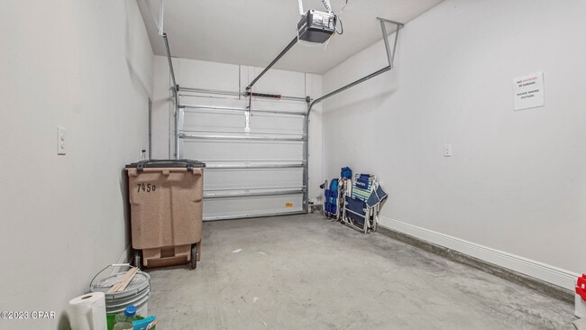 Building Photo - 7450 Shadow Lake Dr