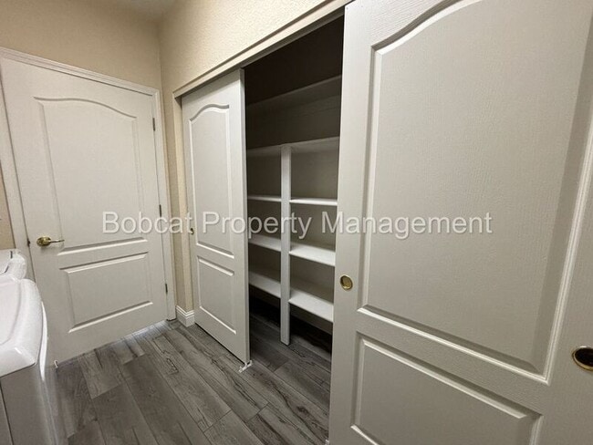 Building Photo - 2963 Hot Springs Dr