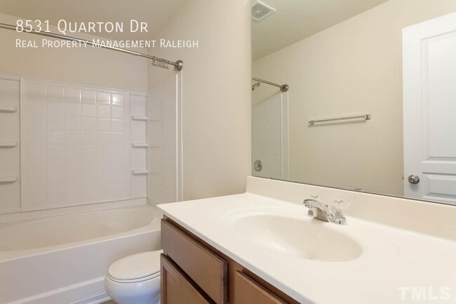 Building Photo - 8531 Quarton Dr