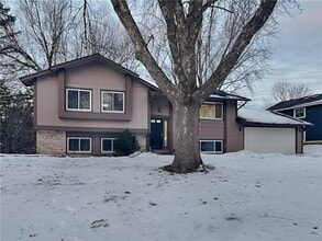 Building Photo - 6865 Buckingham Rd