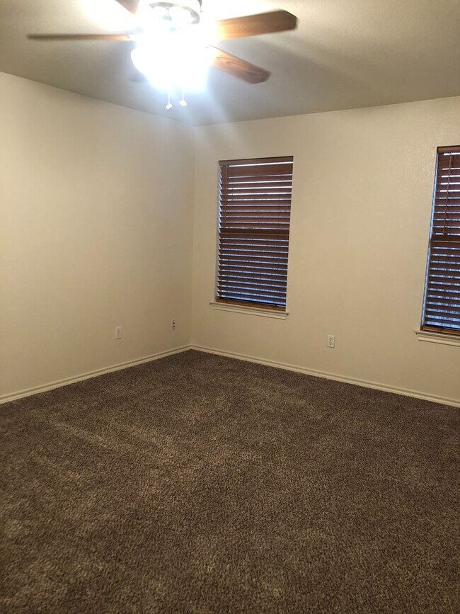 Building Photo - Coming Soon!!! One bedroom/attached garage...