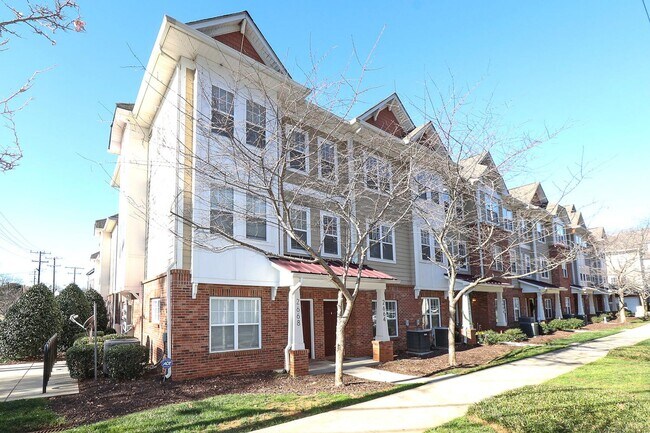 Building Photo - Weddington2664