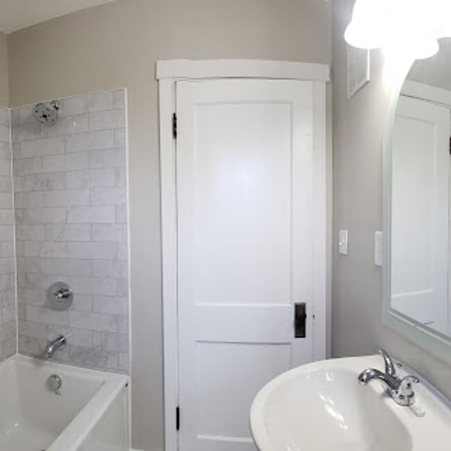 Building Photo - COMING SOON! Fully Renovated 3BR Multi-Level Home with New Appliances