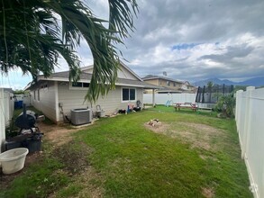 Building Photo - Single family 3 bedroom 3 bath home locate...