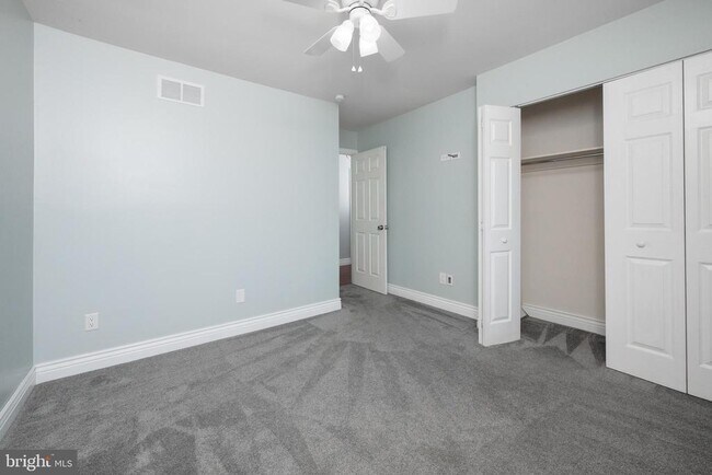 Building Photo - 6517 Jefferson Ct