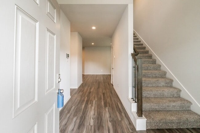 Building Photo - 16856 Pink Wintergreen Dr