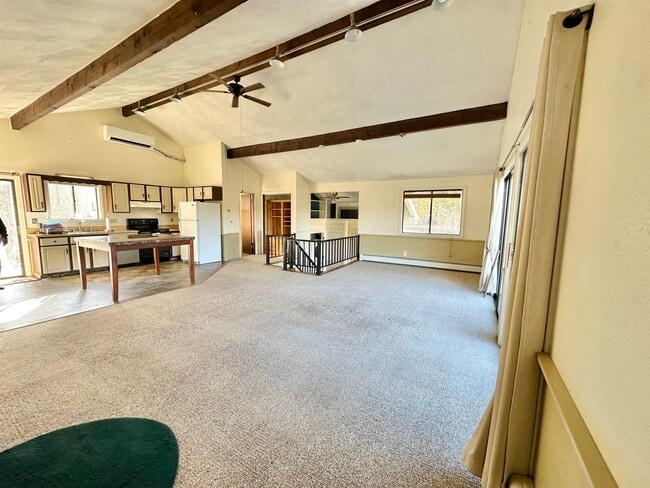 Building Photo - 253 Linderhof Strasse