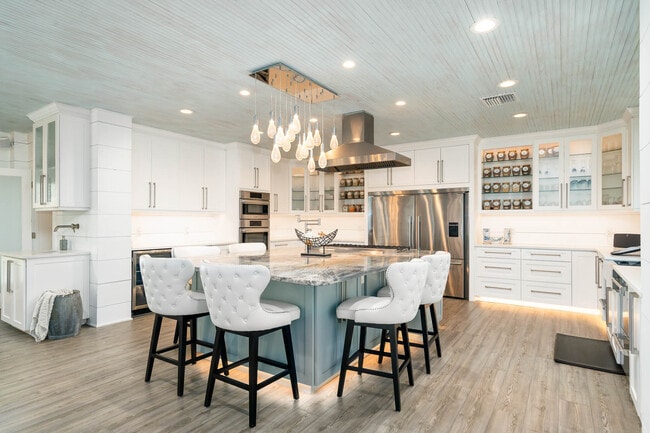 Building Photo - 113-112 12th Ave