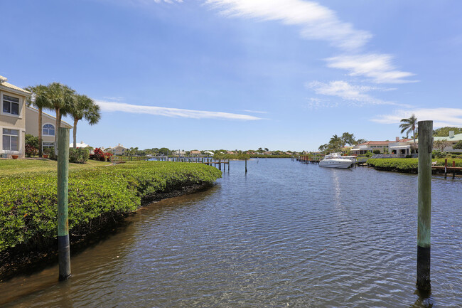 Building Photo - 392 Spyglass Way