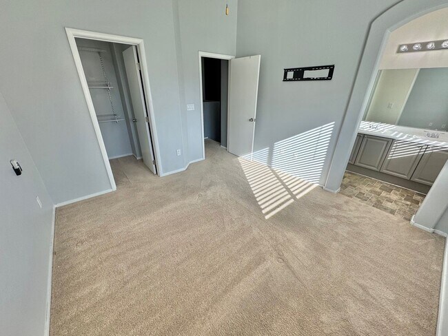 Building Photo - MOVE IN SPECIAL - BRIGHT 2-BEDROOM CONDO IN SOUTHWEST LAS VEGAS CONDO