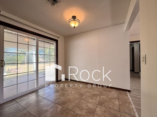 Building Photo - 3Bed/1Bath Home in Moore with Covered Fron...