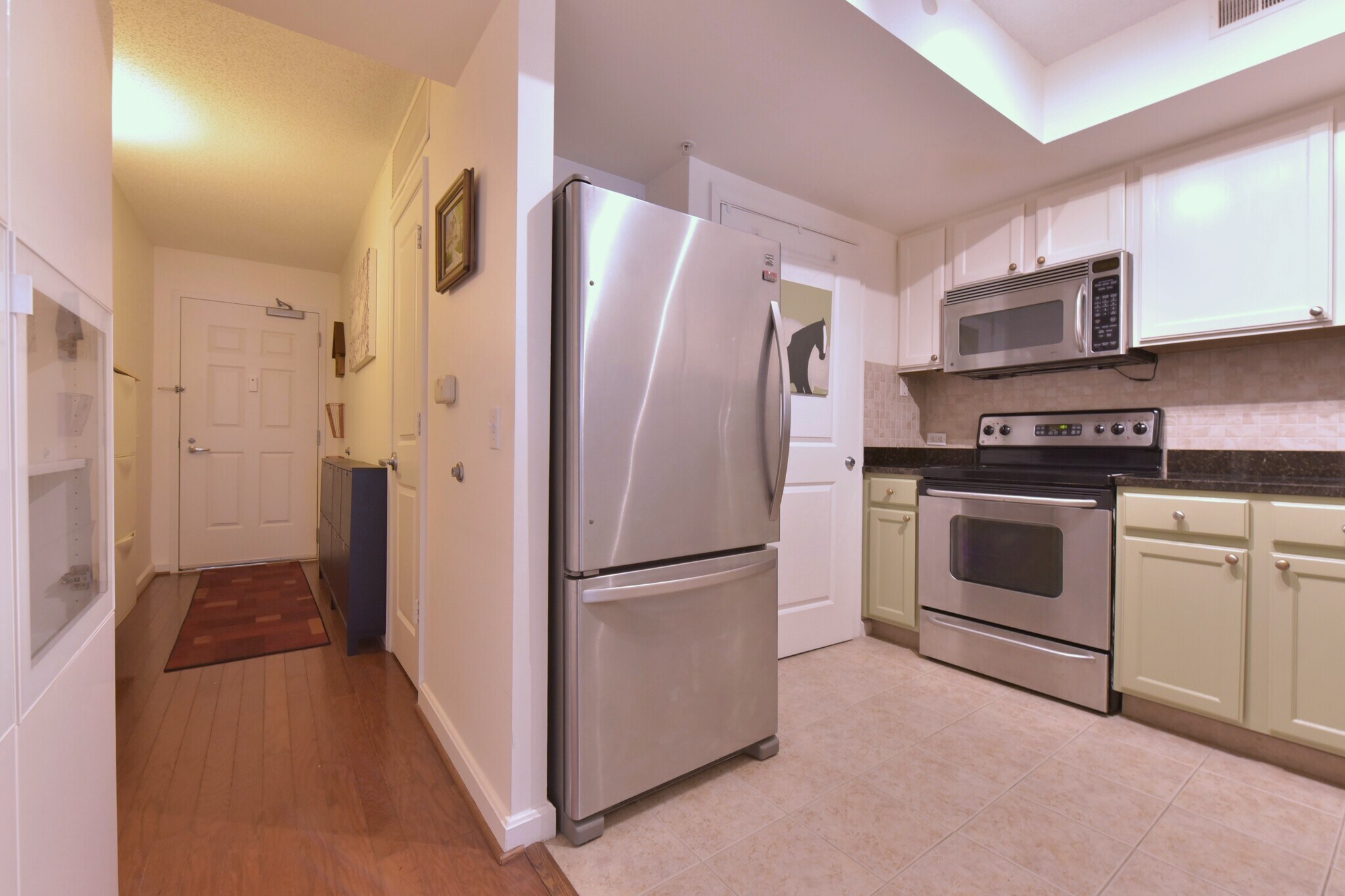 Building Photo - 880 N Pollard St