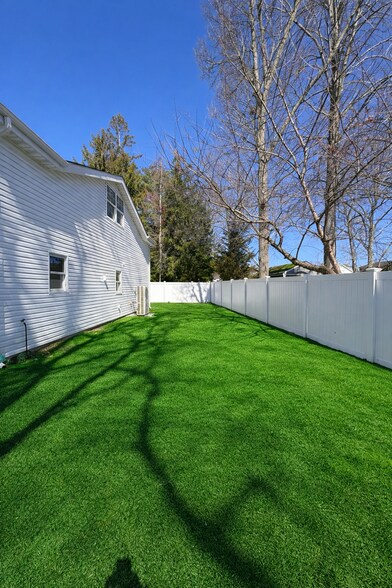 Building Photo - 833 Udall Rd