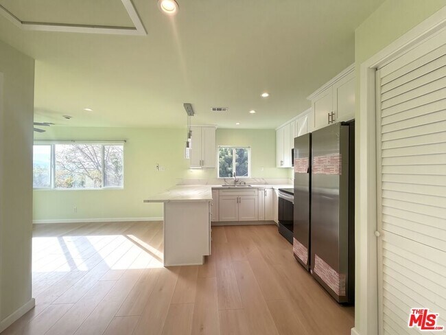 Building Photo - 3131 Jolley Dr