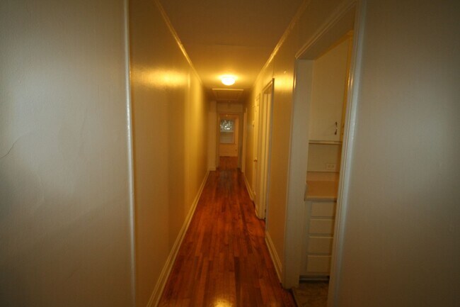 Building Photo - 1601 Dexter St