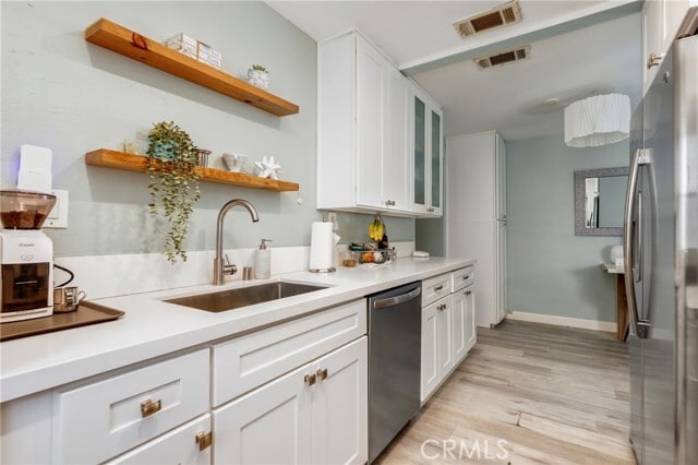 Building Photo - 352 Thalia St