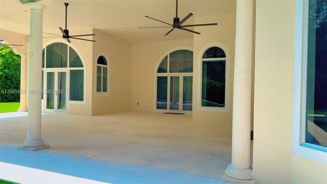 Building Photo - 12802 Grand Oaks Dr