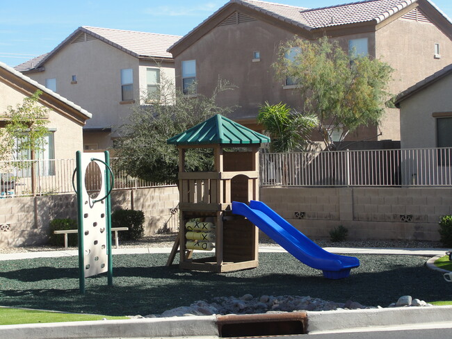 Building Photo - 7398 W Fargo Dr