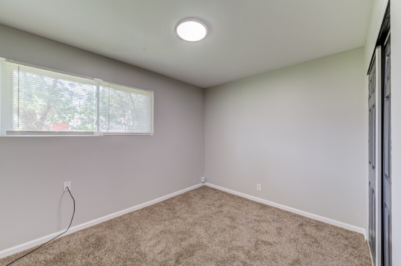 Building Photo - 10766 Tropic Dr