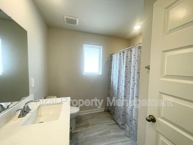 Building Photo - 671 Cozy Blf Rd