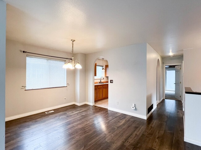 Building Photo - 17841 Beaujolais Dr