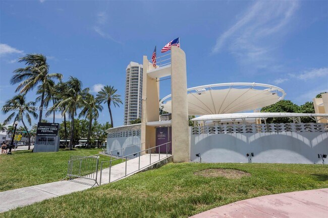 Building Photo - 7326 Collins Ave