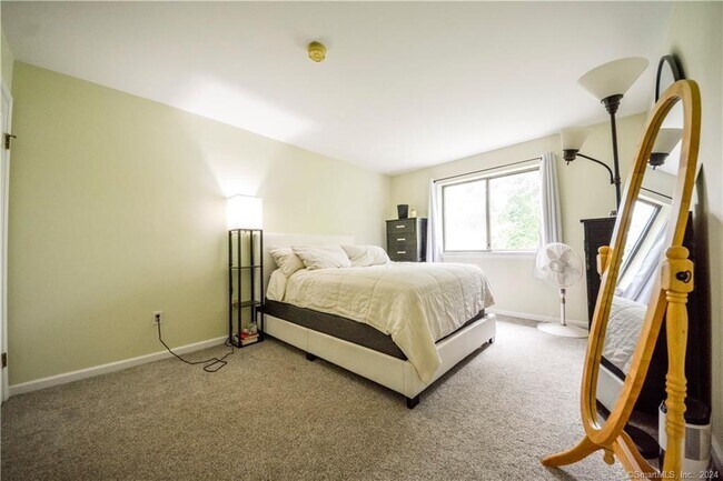 Building Photo - 115 Fillow St