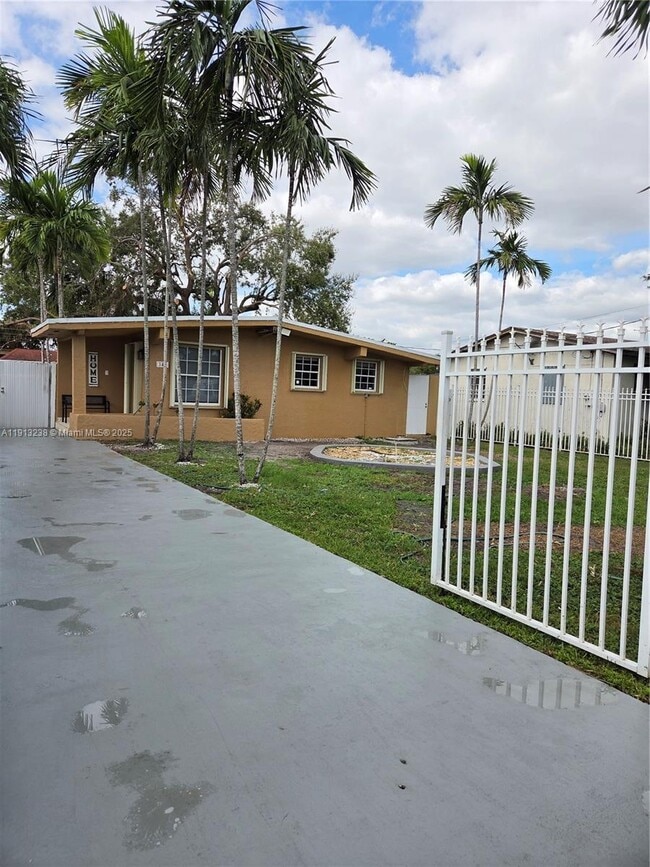 Primary Photo - 340 SW 78th Ave