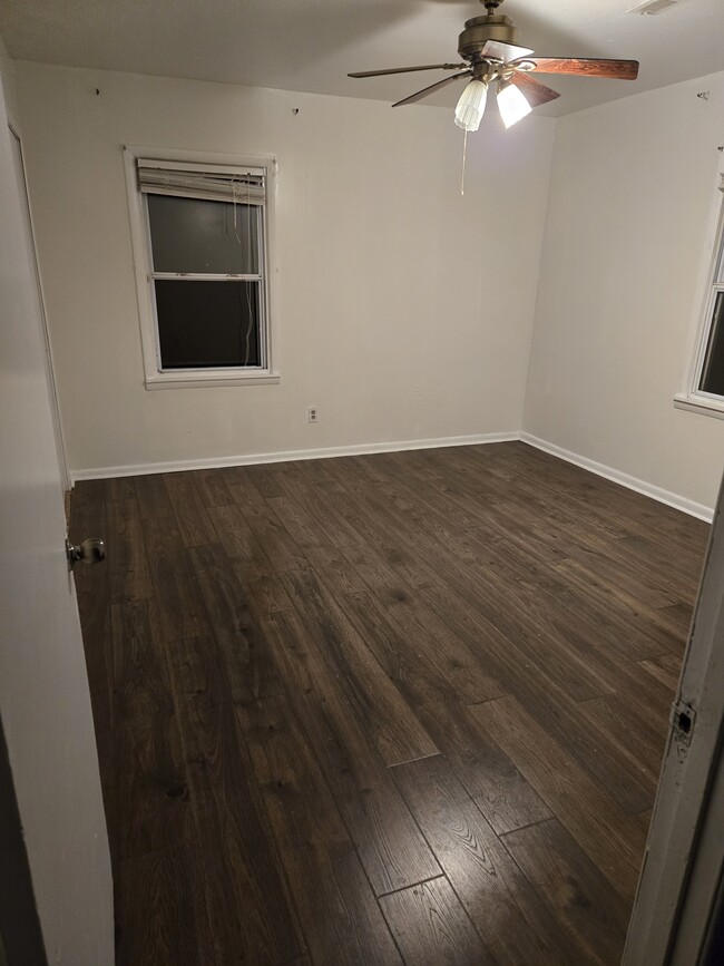 Building Photo - 306-311 11th Ave NW