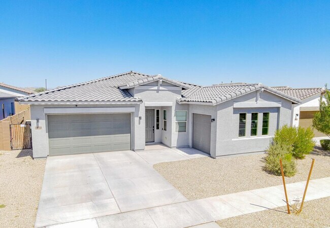 Building Photo - 14144 W Smoketree Dr