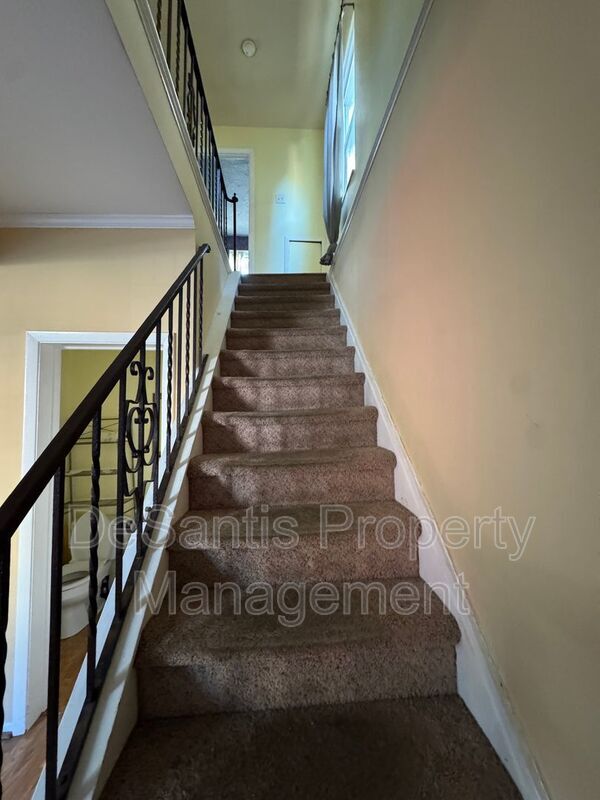 Building Photo - 6332 Phillips Ave