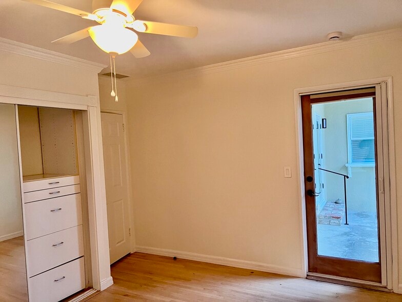 Building Photo - 5518 Riviera Way