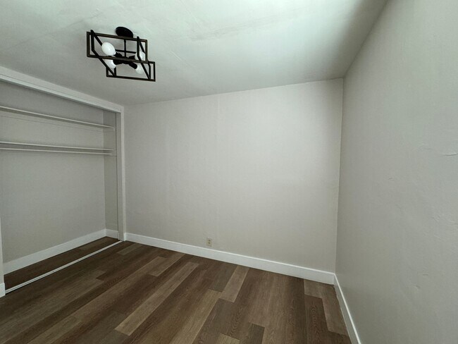 Building Photo - Orange 1128 Apartments