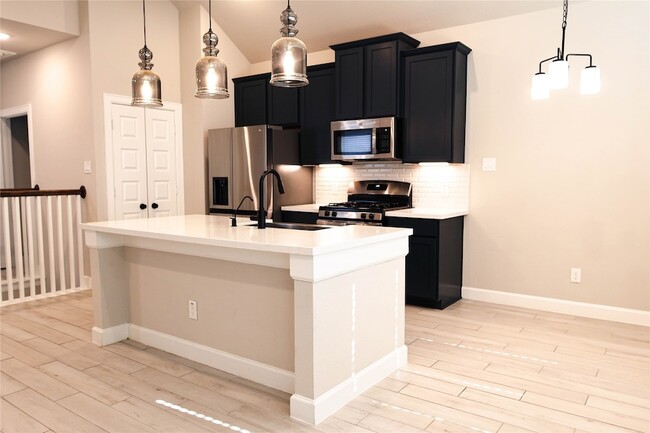 Building Photo - 3336 Vine Ter Trce