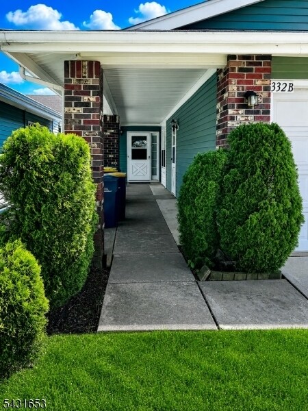 Building Photo - 332C Quinton Dr