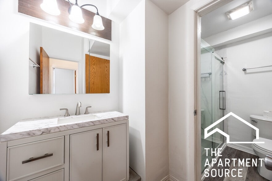 Building Photo - 1844 W Henderson St