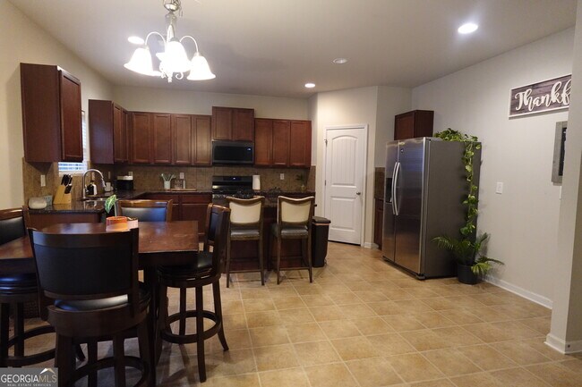 Building Photo - 9775 Ivey Ridge Cir