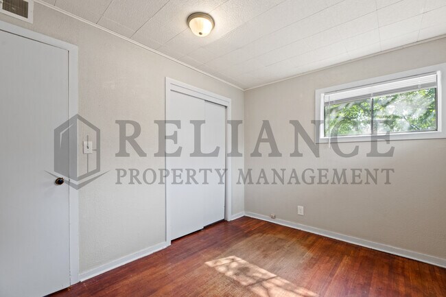 Building Photo - 4949 E Orme St