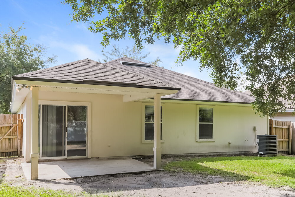 Building Photo - 1703 Canopy Oaks Dr