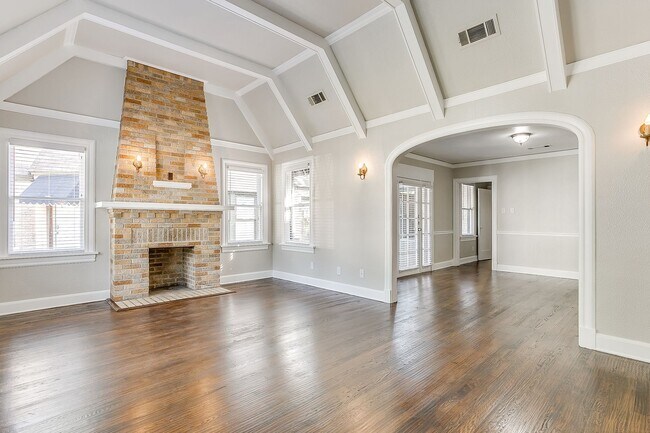 Building Photo - 3257 Greene Ave