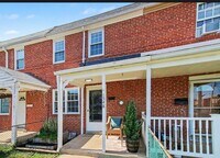 Building Photo - 1548 Aldeney Ave