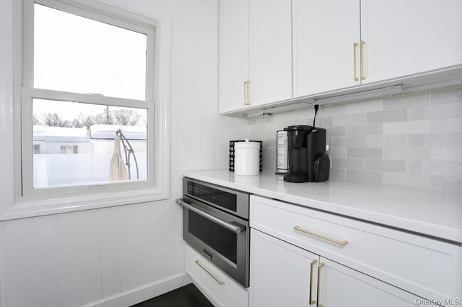 Building Photo - 42 E Main St